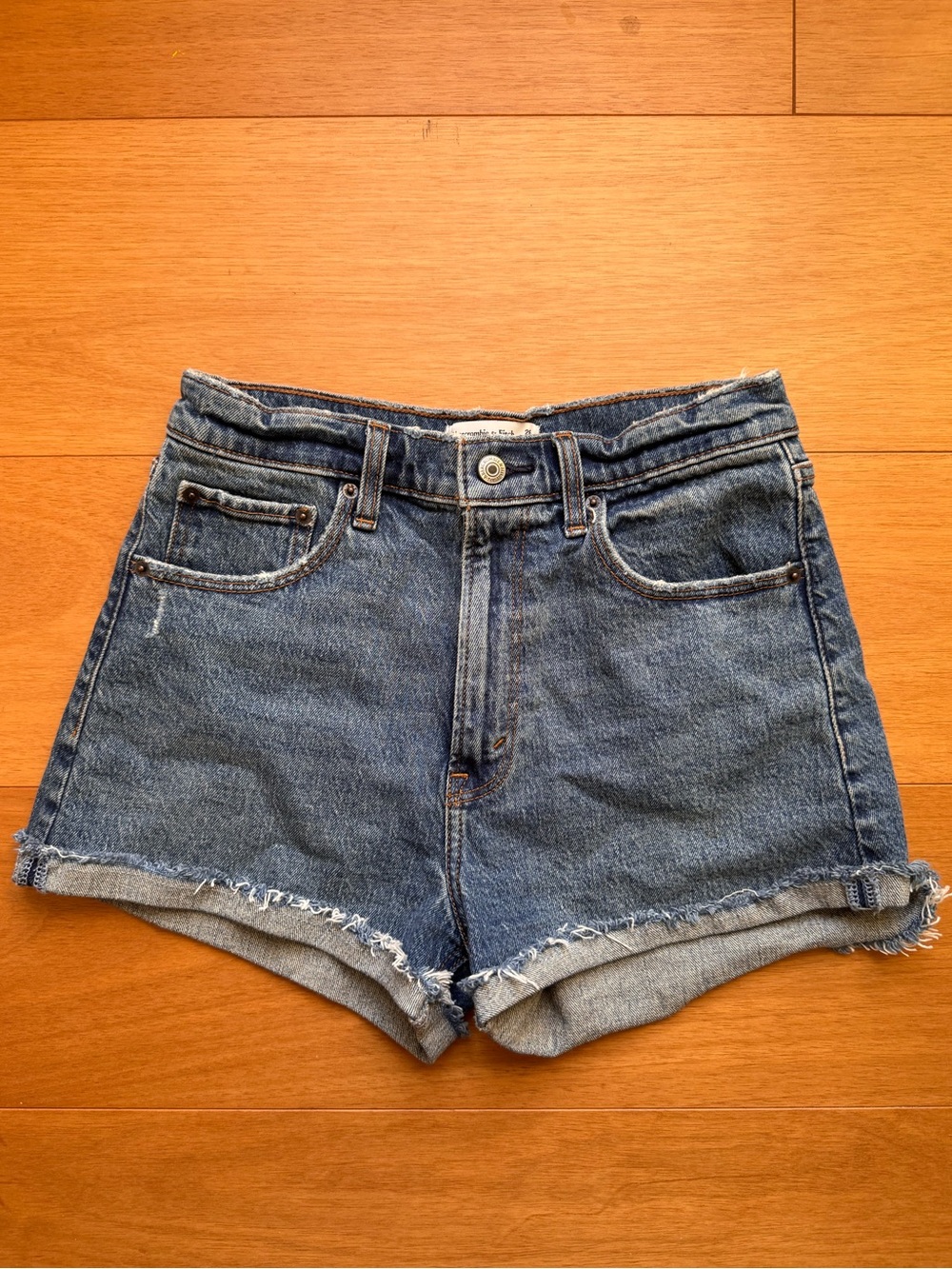 Abercrombie High-Rise Mom Short
